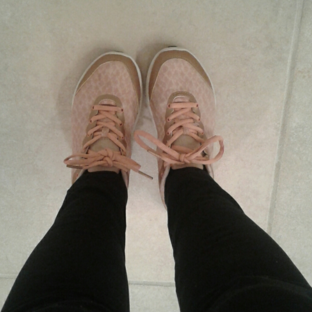 SOLD...Vionic Sneakers tennis shoes